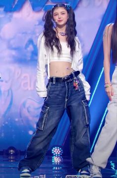 K Pop Outfit Ideas, Stage Outfits Kpop, Hair Stages, Aesthetic Jeans, Newjeans Kpop, Kpop Stage, Kpop Concert Outfit, Pop Outfits, Fashion Kpop