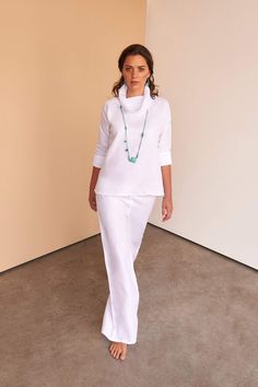 outfit suits dress tailored Linen Pants Outfit Summer, White Linen Pants Outfit, Wide Leg White Linen Pants, White Linen Outfit, Linen Shirt Outfit, Linen Pants Outfit, White Linen Blouse, Summer Pants Outfits, White Italian