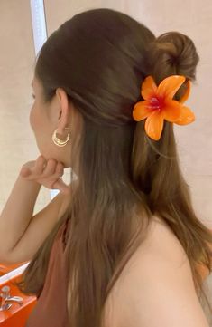 Hibiscus Claw Clip, Hibiscus Hair Clip, Hair Clip Hairstyles, Hair Tips Video, Clip Hairstyles, روتين العناية بالبشرة, Flower Hair Clips