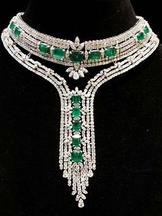 Shine on, you crazy diamonds! Emerald and diamond necklace. Looks like something… Emerald And Diamond Necklace, Round Diamond Earrings, Harry Winston, Fabulous Jewelry, I Love Jewelry, Emerald Jewelry, Shine On, Gorgeous Jewelry, Precious Jewelry