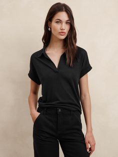 Linen-Blend Polo T-Shirt | Banana Republic Factory Tan And Black Outfit, Black Polo Shirt Outfit Woman, Summer Business Casual Outfits Young Professional, Polo Shirt Outfit Women's, Banana Republic Outfits, Summer Business Casual Outfits, Polo Shirt Outfits, Business Casual Summer, Johnny Collar