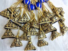 Fabric Tassels, Tassels Tutorials, Wedding Favours Luxury, Saree Tassels, Saree Blouse Neck Designs, Casual Necklaces