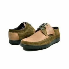 British Walkers Bristol Olive Green Leather And Suede Men’s Oxford Shoes Style, Classy Wear, Timeless Shoes, Suede Oxfords, Walker Shoes, Clarks Originals, Style Sneakers, Green Suede, Classic Shoes