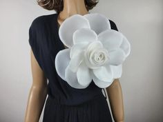 Extra Large Flower Brooch Pin, White, White Brooch, White Flower Pin, Gift for Her, Gift for Mom, Satin Flower Brooch - Etsy Türkiye Shoulder Corsage, Women Celebrating, Celebrating Life, Floral Pins, Bridal Sash, Satin Flowers, Hat Box, Dress Jacket, Brooches Handmade