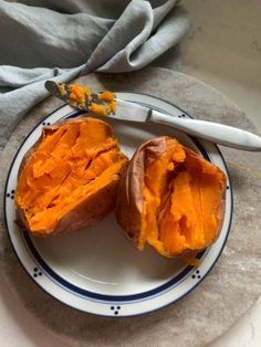 Baked Sweet Potato Oven Baked Sweet Potato, Sweet Potato Recipes Baked, 2 Ingredient Recipes, Baked Sweet Potatoes, Baby Food Chart, Advice For Parents, Best Oven, Food Charts, Baked Sweet Potato