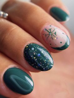 Rate This winter nail ideas From ⭐1~10. SAVE & FOLLOW i will update everyweek. Holiday Gel Nails Short, December Gel Nails Short, Short Almond Nails Designs Winter, Christmas Nails Simple Classy Green, Green Winter Nail Designs, Dark Green Holiday Nails, Christmas Nail Colours, December Nails Green, Dark Green Winter Nails