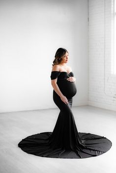 Black Onyx Athena Maternity Photoshoot Gown One-Size - Chicaboo Photoshoot Gown, Maternity Photoshoot Dress, Maternity Dresses For Photoshoot, Maternity Gowns, Photoshoot Dress, Maternity Photoshoot, Black Jersey, Pregnancy Photoshoot, Fabric Shop