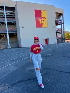 Spring Football Game Outfit, Football Gameday Outfit Cold, Reds Game Outfit, Football Game Outfit Casual, Sports Team Outfits, College Basketball Game Outfit Women, Outfits To Wear To A Basketball Game, College Gear Outfits