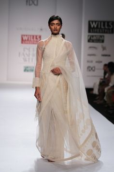 #wifw #wifwaw14 #fdci #wilfw #vaishalis #sheer #whites #white #ivory #shadesofwhites #elegant #classy Sari Design, Modern Saree, Sari Blouse Designs, Designer Saree Blouse Patterns, Dress Indian Style, Stylish Sarees, Trendy Fashion Outfits, Indian Wedding Outfits, Indian Designer Outfits