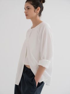 Composition : COTTON 75% RAYON 25%Color : WHITECountry of Origin : KOREA White Long Sleeve Effortless Top, Effortless White Long Sleeve Top, Chic Cotton Shirt For Layering, White Long Sleeve Cotton Blouse, Elegant White Blouse With Shirttail Hem, Effortless Cotton Blouse With Shirttail Hem, White Linen Blouse With Shirttail Hem, White Effortless Shirt For Spring, White Blouse For Workwear With Shirttail Hem