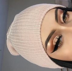 I'm Kelly, 25 years old from new york , Manhattan, this is a blog about everything that i love about... Crease Makeup, Cut Crease Makeup, Beauty Make-up, Winged Liner, Trendy Makeup, Baddie Makeup, Makeup Goals