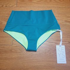 Athleta X Alicia Keys Daybreak Bikini Bottom Size Small Green #601534. Bikini Bottom Is Brand New With All Tags. Please Feel Free To Ask Any Questions. Green Stretch Tankini For Workout, Green Sporty Tankini For Swimming, Green Sporty Tankini For Workout, Sporty High Waist Tankini For Beach Season, Sporty Green Tankini For Workout, Sporty Stretch Activewear For Pool, Athleisure Stretch Tankini For Sports, High Waist Sporty Beachwear Tankini, Green Sports Bottoms For Beach Season