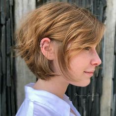 Modern short haircut Nonbinary Hair, Shortish Hair, Trendy Short Hairstyles, Black Wavy Hair, Short Hair Images, Tousled Hair, Hairstyles And Haircuts, Dyed Hair Inspiration