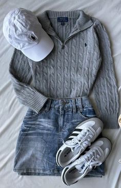 Ralph Lauren V Neck Sweater Outfit, Classy Teenage Outfits, Preppy Sporty Outfits, Downtown Outfits, Sixth Form, Outfit Layout, Stockholm Style, Easy Trendy Outfits, Fits Inspo