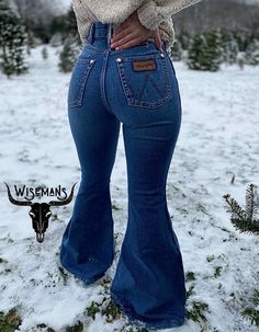 Wrangler Retro Original Bell Bottom Women's Jeans 11MPFGA – Wiseman’s Western Casual Country Outfits, Southern Outfits, Country Style Outfits, Western Wear Outfits, Cute Country Outfits, Looks Country, Western Style Outfits, Country Girls Outfits, Western Outfits Women