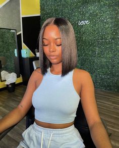 Black Bob Middle Part, Straightened Bob Black Women, Medium Bob Haircut Black Women, Middle Part Inverted Bob, Bob Hairstyle Natural Hair, Bob Cute Short For Women Black, Natural Bob On Black Women, Black Bobs On Black Women Middle Part, Bob For Black Women Weave