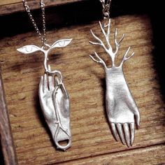 Phalena Atelier (by Serenella Tommassini) Ceramic Hands, Paper Tattoo, Silver Smithing, Silver Casting, Woods Photography, Best Friend Jewelry, Inspiring People, Nature Inspired Jewelry