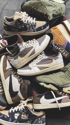 Travis Scott Sneakers, Travis Scott Shoes, Nike Travis Scott, Looks Hip Hop, Mode Hip Hop, Alaska Young, Kaws Wallpaper, Nike X Travis Scott