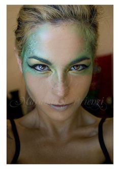 Costume Medusa, Mermaid Makeup Halloween, Dragon Makeup, Siren Costume, Fantasy Make-up, Alien Makeup, Siren Mermaid, Mermaid Halloween, Super Party