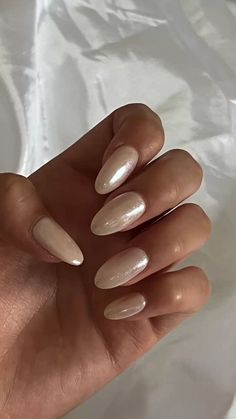 Ivory Nails, Ongles Beiges, Champagne Nails, Taupe Nails, Gold Chrome Nails, Bridesmaids Nails, Gold Acrylic Nails, Nails Chrome, Chrome Nails Designs