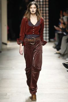 Vivienne Westwood Runway Looks, Vivienne Westwood Outfit, Vivienne Westwood Runway, Vivienne Westwood Clothes, Vivienne Westwood Fashion, Tokyo Street Fashion, Runway Outfits, Mori Girl, Soft Grunge