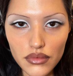 White Eyeliner Looks, White Eyeshadow, 90s Makeup, Swag Makeup, White Eyeliner, Illustrator Design