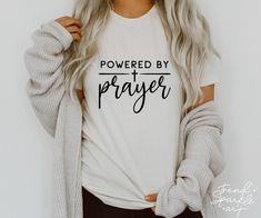 Diy Embroidery Shirt, Christian Tshirt Design, Svg Christian, Cute Shirt Designs, Fall Tee, Christian Svg, Prayer Warrior, Sign Wedding