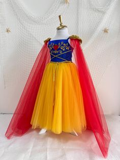 Snow White Dress Ancient Greek Dress, Snow White Outfit, Christmas Gift Costume, Snow White Princess Dress, Snow White Outfits, Snow White Dress, White Princess Dress, Snow White Dresses, Snow White Costume