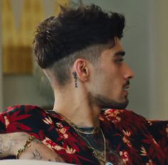 Mid Haircuts, Zayn Malik Photoshoot, Very Short Hair Men, Taper Fade Short Hair, Zayn Malik Hairstyle, Short Fade Haircut, High Fade Haircut, Zayn Malik Photos