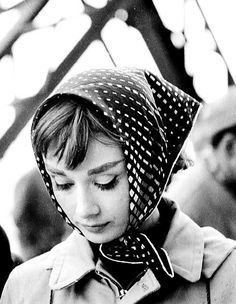 Retro Scarf Trend Audrey Hepburn Born, Scarf Styling, Wearing A Scarf, Audrey Hepburn Style, Teddy Boys, Hepburn Style, My Fair Lady, Fair Lady, Elsa Peretti