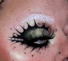 High Glam Makeup, Mystic Makeup, Artsy Eyeliner, Kiwi Makeup, 2010 Makeup, Holloween Makeup, Grey Makeup, Shimmer Eye Makeup, Face Paint Makeup