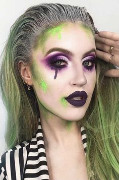 Green Hair Makeup Ideas, Beetlejuice Themed Makeup, Female Bettle Juice, Scary Beauty, Beetlejuice Birthday, Flower Nail Art Designs, Pretty Halloween Makeup, Beetlejuice Party