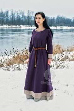 Purple Viking Dress, Medieval Dresses Peasant, Narnia Oc, Medieval Dress Peasant, Costume Viking, Medieval Garb, Viking Dress, Viking Costume, Woolen Dresses