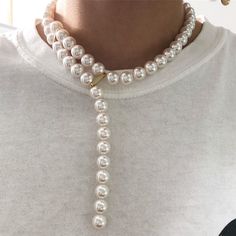 Cercei Din Lut Polimeric, A Necklace, Jewelry Inspo, Dandy, Fashion Details, Modern Jewelry, Pearl Jewelry, Jewelry Inspiration, Diy Jewelry