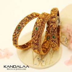 Emerald Stone Rings, Gold Earrings Wedding, Aesthetic Letters, Making Jewellery, Jewelry Bracelets Gold, Bracelets Gold, Gold Bangles Design