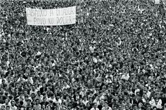 a large group of people are gathered together