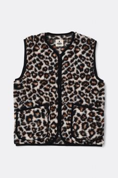 Gilet en Laine Coldbreaker - Pepitco Vest (Leopard) Bob Chapeau, Irish Houses, Margaret Howell, Wool Vest, Short En Jean, Sleeveless Vest, Minimalist Design, Coats Jackets, Knitwear