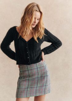 Short straight skirt in check pattern;Invisible zip and hook fastening at back;Lined;Side length 40 cm / 15.7 in (for a 36) Check Skirt Outfit, Pattern Skirt Outfit, Checked Skirt Outfit, Red Things, Checked Skirt, Check Skirt, Pattern Skirt, Shorts Outfits, Invisible Zip