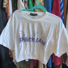 New Never Worn Space Jam Top. White Letter Print Top For Day Out, White Letter Print Tops For Summer, Trendy White Spring Tops, White Cropped Tops With Text Print, White Cropped Top With Text Print, Trendy White Summer Top, Space Jam, Pretty Little Thing, Little Things