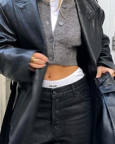 Kendall Jenner The Row, Jess Hunt, Fall Wardrobe Staples, Inspiration For Women, Dark Outfits, Looks Black, Mode Vintage, Fit Inspo, Fall Wardrobe