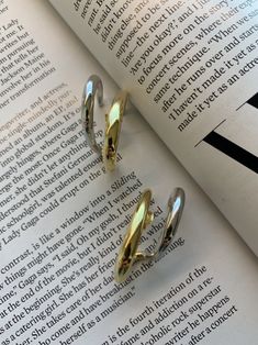 14K Gold Plated Two Tone Suspender Bar Earrings. Classic jewelry vibe combined with the fashion-forward trend. comfortable for daily wear, suitable for every occasion. DETAILS * 14K Gold Plated * Lead Free and Nickel Free MEASURES Bar Length: 1.2 inches Sell as a pair Similar Styles - Rose Gold - https://www.etsy.com/listing/615834533/rose-gold-ear-cuff-bar-warp-climber?ref=shop_home_active_38 PACKAGE: All jewelry comes in beautiful packaging, gift ready. ABOUT FALA All our work is made with lov Suspender Earrings, Cubic Zirconia Hoop Earrings, Earrings Classic, Chunky Hoop Earrings, Gold Ear Cuff, Baroque Pearl Earrings, Jewelry Safe, Climber Earrings, Gold Pearl Earrings