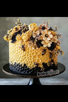 Bee-Themed Cake Design Ideas [GALLERY] - BakeSpark