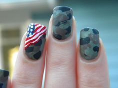 American flag camo army nail design but would look better with Navy Blue Camo:) American Flag Nails, Flag Nails, Patriotic Nails, American Nails, Blue American Flag