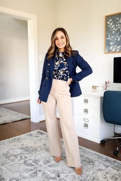 Blue Blazer Outfits For Women, Navy Blue Blazer Outfit, Navy Blazer Outfits, Corporate Attire Women, Classy Business Outfits, Business Professional Outfits, Mode Tips, Blazer Outfits For Women