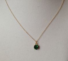 Beautiful emerald pendant necklace suspended on a dainty 14k gold filled chain Makes a cute gift Perfect for everyday wear *The gemstone is synthetic * Choose chain length at checkout Gold Dainty Necklace, Emerald Pendant Necklace, Emerald Necklace Pendant, Minimalist Necklace Gold, Necklace Emerald, Jewelry Simple, Dainty Gold Necklace, Emerald Pendant, Simple Green