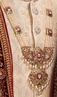 Rani Haram, Pearl Neck, Wedding Jewelry Sets Bridal Jewellery, Bridal Jewellery Design, Traditional Jewellery, Antique Bridal Jewelry, Bridal Silk Saree, Beads Jewellery