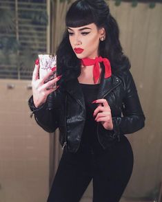 Women Rock Outfits, Gothabilly Outfits, Wanda Woodward, Rockabilly Fashion Outfits, 50s Birthday, Greaser Girl