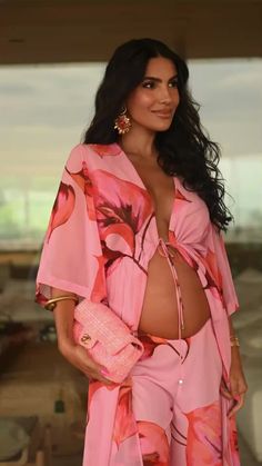 Vacation Outfits Pregnant, Vacation Pregnancy Outfits, Pregnant Vacation Outfits, Pregnancy Summer Outfits, Spring Pregnancy Outfits, Classy Pregnancy Outfits, Pregnancy Outfits Summer, Pregnant Ootd, Bump Friendly Outfits