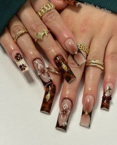 Mexican Aesthetic Nails, Calico Nails, Nails Inspo 2024, Tomie Nails, Wine Red Nails Designs, 70s Nail Designs, Eccentric Nails, Latina Nail Designs, Catholic Nails