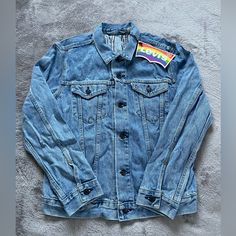 Levi’s Premium Pride Trucker Jean Jacket Tie Dye Denim Use Your Voice! Unisex Size Medium And Xl Levi's Blue Relaxed Fit Denim Jacket, Trucker Jacket Men, Vintage Levis Denim Jacket, Use Your Voice, Levis Jean Jacket, Dye Denim, Sherpa Lined Denim Jacket, Usa Jeans, Vintage Jean Jacket